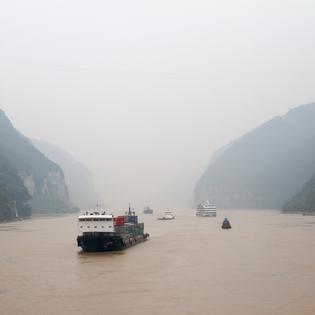Serene passage through the Yangtze River